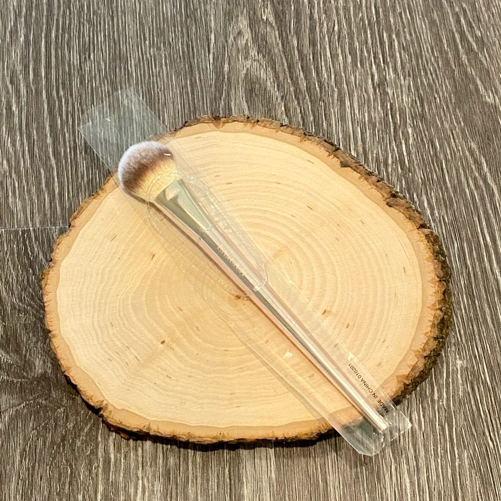 🪴HP🪴F.A.R.A.H Pressed Powder Brush 620F